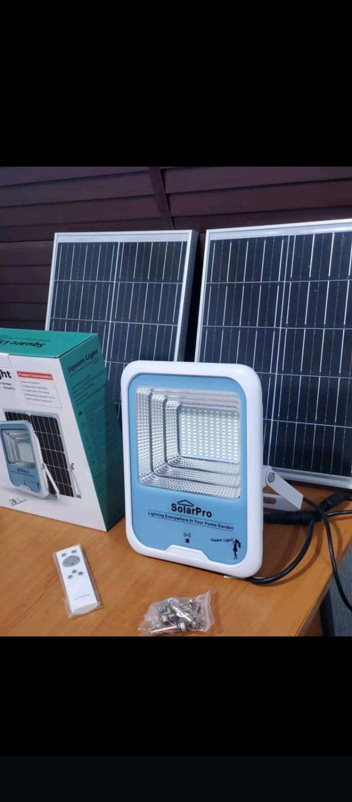 100 watts solar floodlight